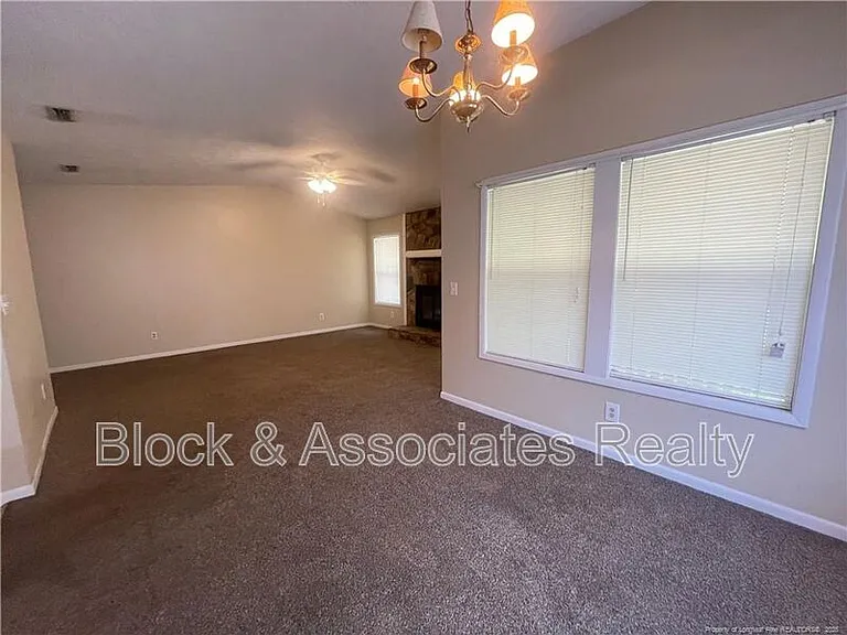 1000 Wood Creek Dr #9 — Photo 5