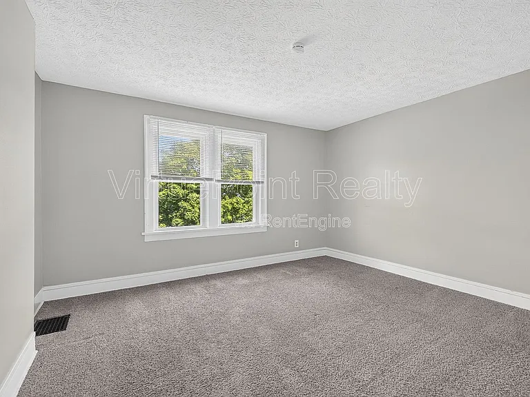 329 S Wayne Ave — Photo 10