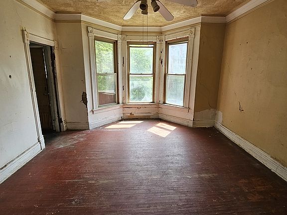 3rd image of 11932 S Parnell Ave