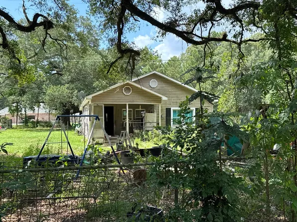 7128 Chandler Bluff Rd, Denham Springs, LA 70706