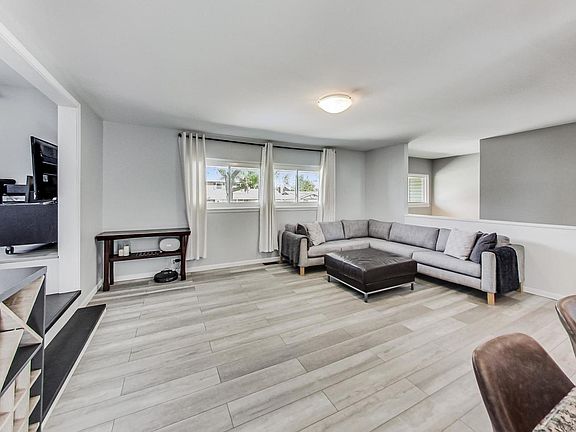 5th image of 65 Brantwood Ave