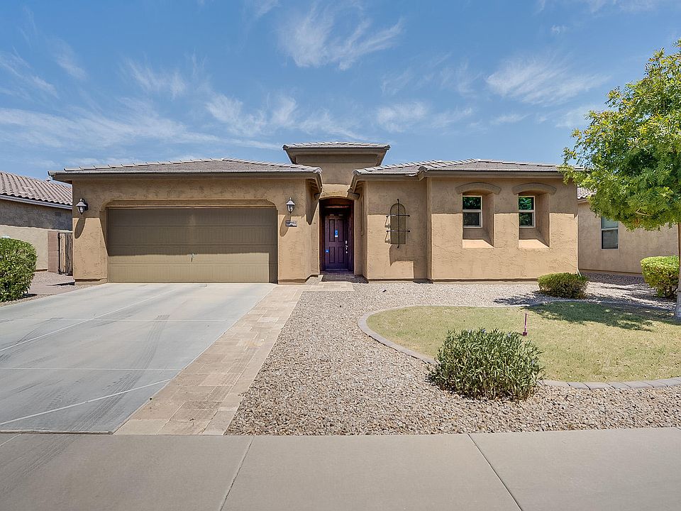 1st image of 40902 W Bedford Dr