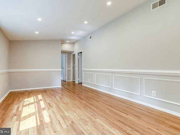 3rd image of 8424 Hayden Ln
