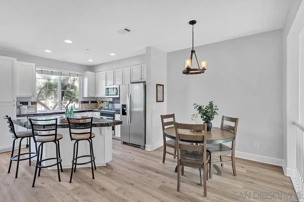 3 bed, 2.5 bath, 1444 sqft, $4,200 — Photo 1