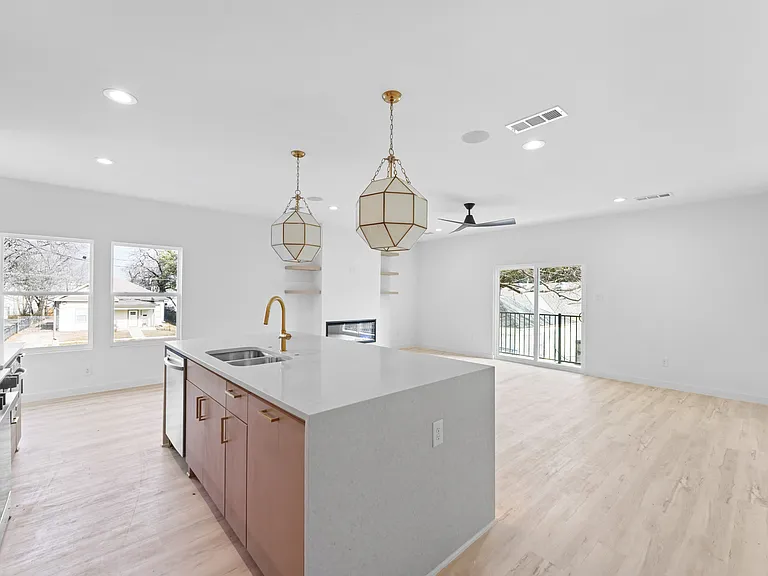 206 W Brooklyn Ave — Photo 17