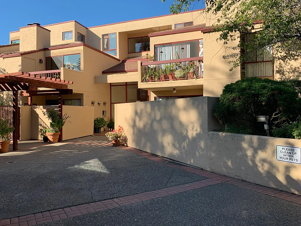 25912 Hayward Blvd