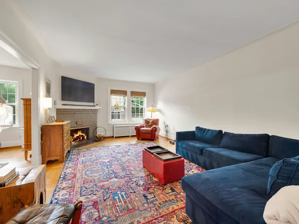 525 West 238th Street 1H image 2 of 21