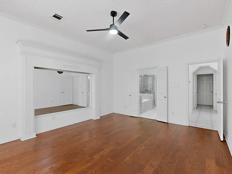 636 N Allen Rd — Photo 24