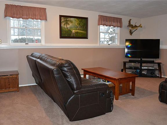 5th image of 26 Endora Dr