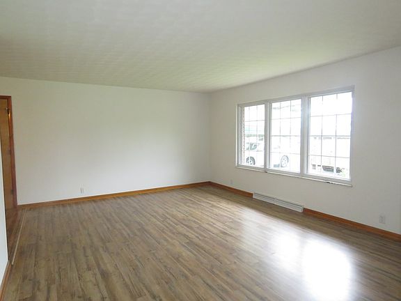 4th image of 1639 Lawson St