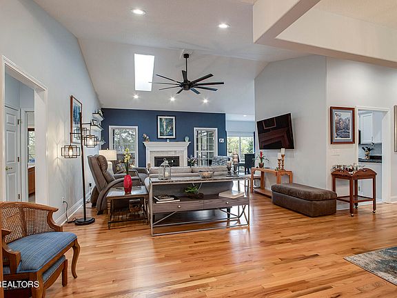 5th image of 229 Oligi Cir