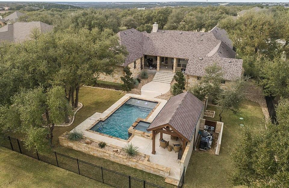 1st image of 2904 Vista Heights Dr