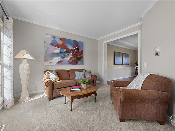 4th image of 701 Brighton Dr