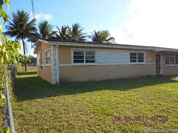 3rd image of 2420 NW 204th St