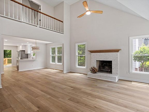 3rd image of 1720 Kingston Heath Way