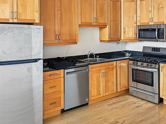 3rd image of 535 Dean St APT 511