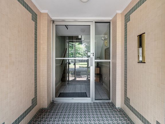 3rd image of 742 Washington Park APT B4