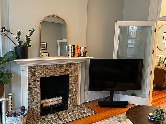 2nd image of 1752 N Sedgwick St #2
