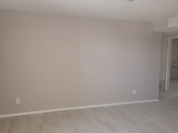 3rd image of 720 Upson Dr