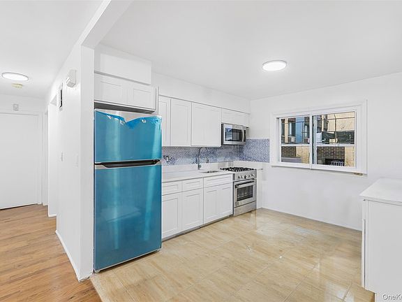 3rd image of 442 Beach 68th Street