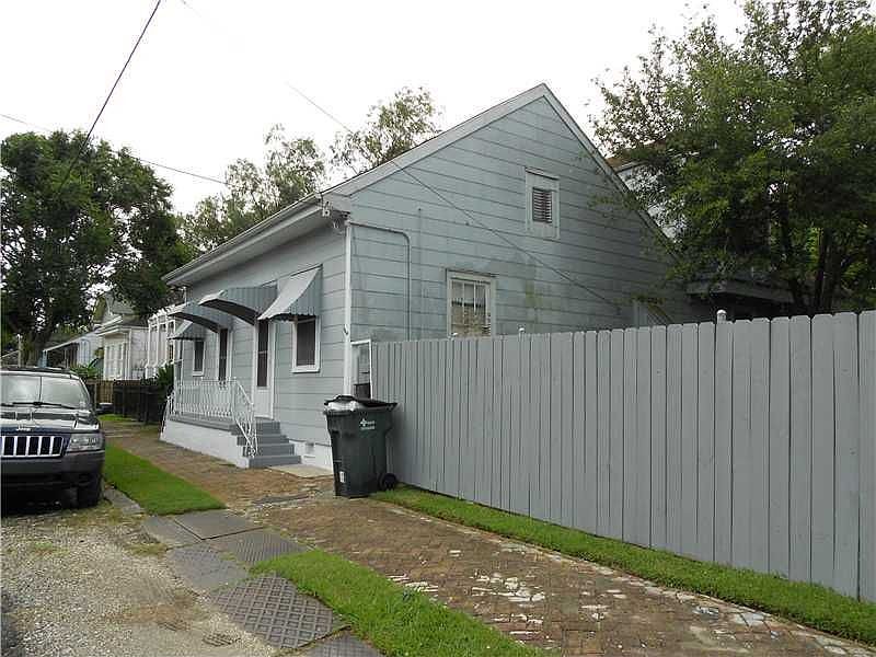 2nd image of 728 Jena St