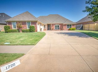 1720 Woodridge Dr, Wichita Falls, TX 76310