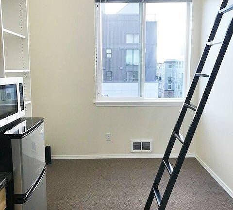 3rd image of 227 Boylston Ave E