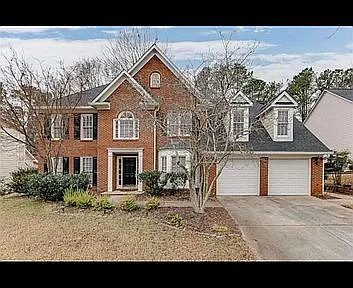 300 Channings Lake Dr — exterior photo