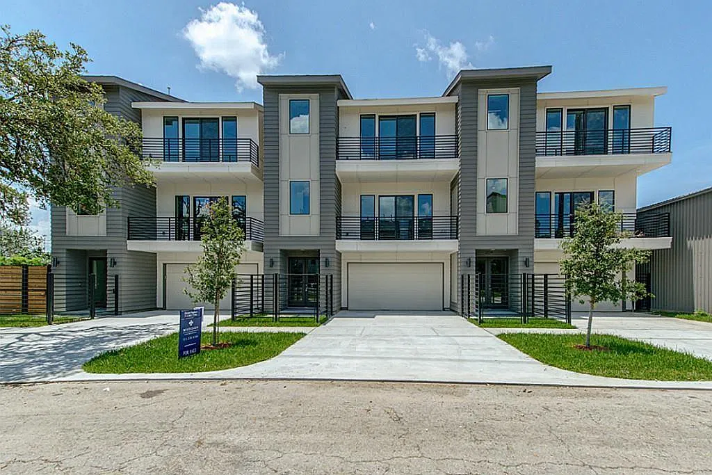 3 bed, 3.5 bath, 2319 sqft, $3,000 — Photo 1