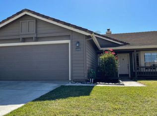 2121 Spruce Dr, Hollister, CA 95023