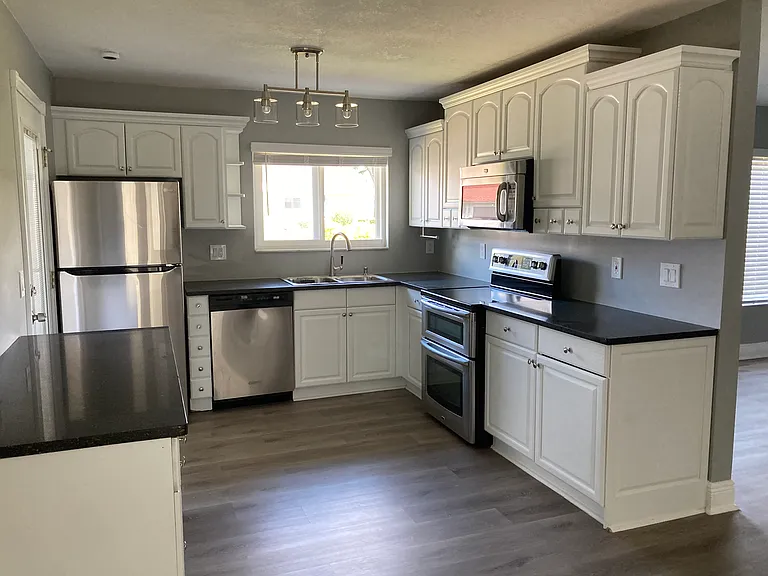 10606 Whitman Cir — Photo 31