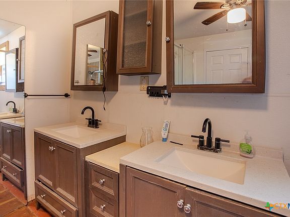 5th image of 2203 E Trinity St