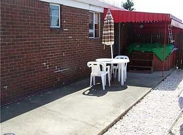 3rd image of 110 Lebanon Manor Dr