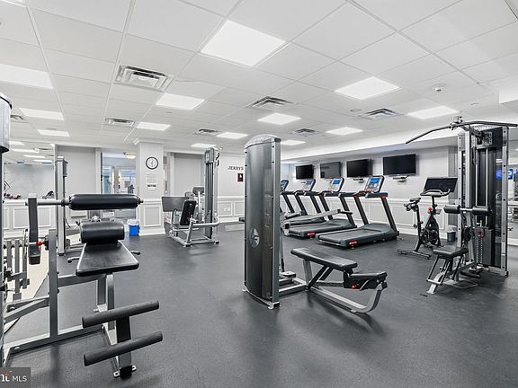 4th image of 235 Carson Ter