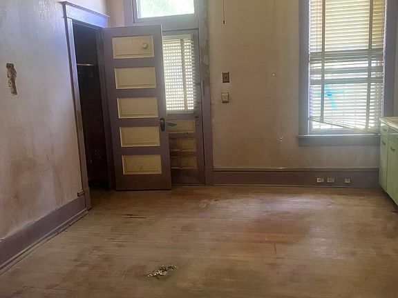 4th image of 1277 Snowden Ave