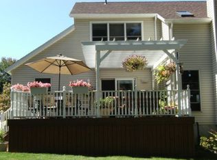 3703 Durham Rd, Barberton, OH 44203