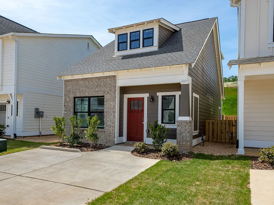 228 Huntley Pl
