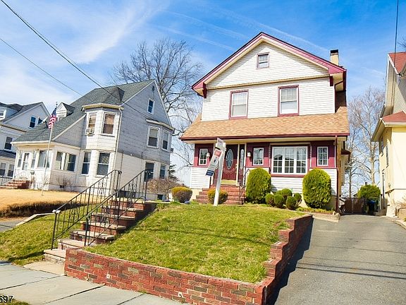 3rd image of 54 Rossmore Pl