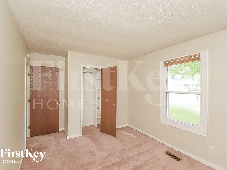5691 Dobbs Ferry Dr — Photo 11