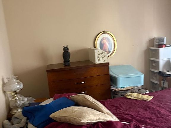 5th image of 241 Mayflower Way