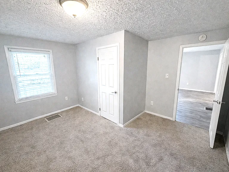 2015 W Wilkins St — Photo 10