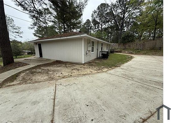 2nd image of 219 Lawrence Rd #1