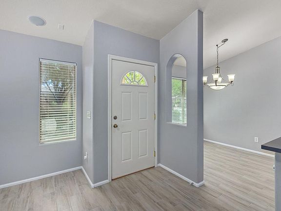 2nd image of 983 E Palomino Way