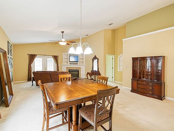 4th image of 3313 Dry Creek Dr