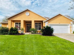 9712 Spring Lake Dr, Clermont, FL 34711