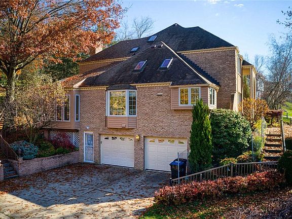 2nd image of 10010 Parkland Dr