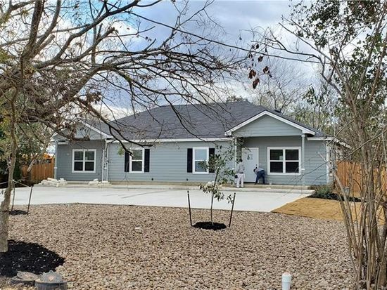 901 E Seideman St 2 Seguin Tx 78155 Zillow