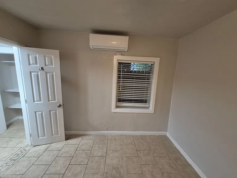 115 Caldwell St #4 — Photo 10