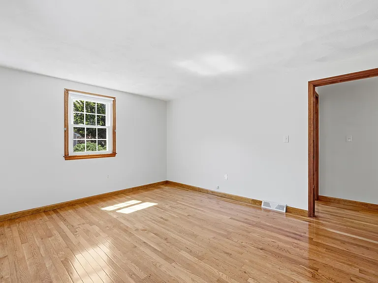 121 Rolling Ridge Ln — Photo 24