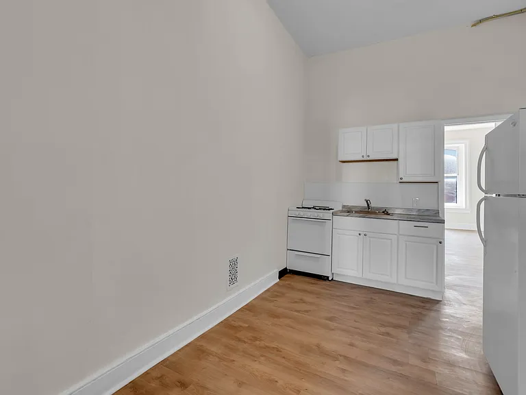 1228 Saint Paul St #3 — Photo 17